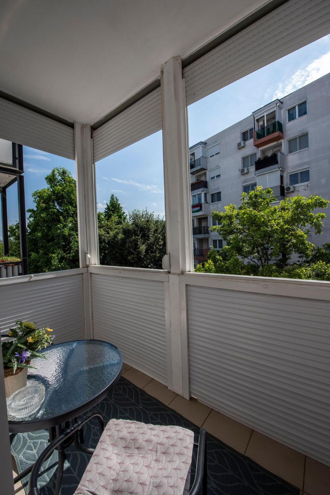 Inci Apartman Pecs Exterior photo