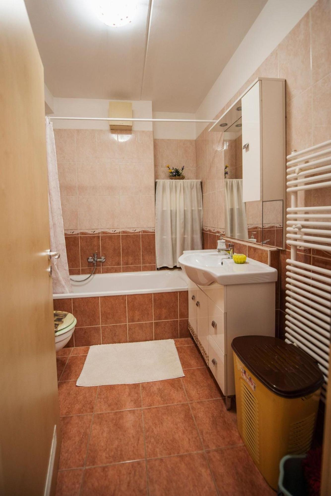 Inci Apartman Pecs Exterior photo