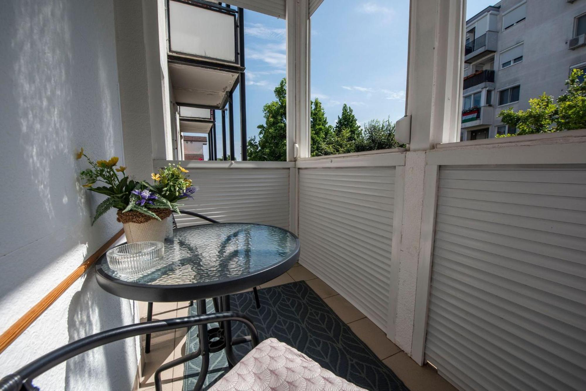 Inci Apartman Pecs Exterior photo