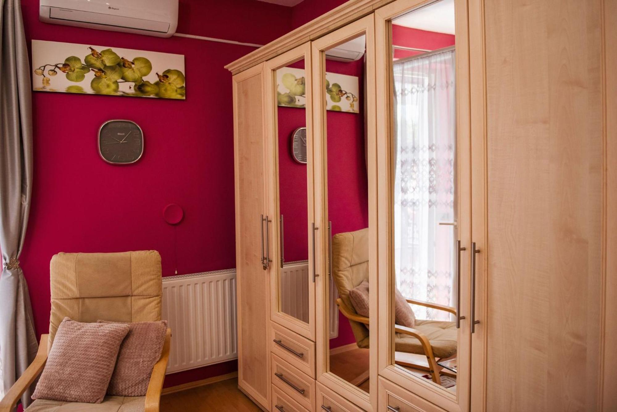 Inci Apartman Pecs Exterior photo